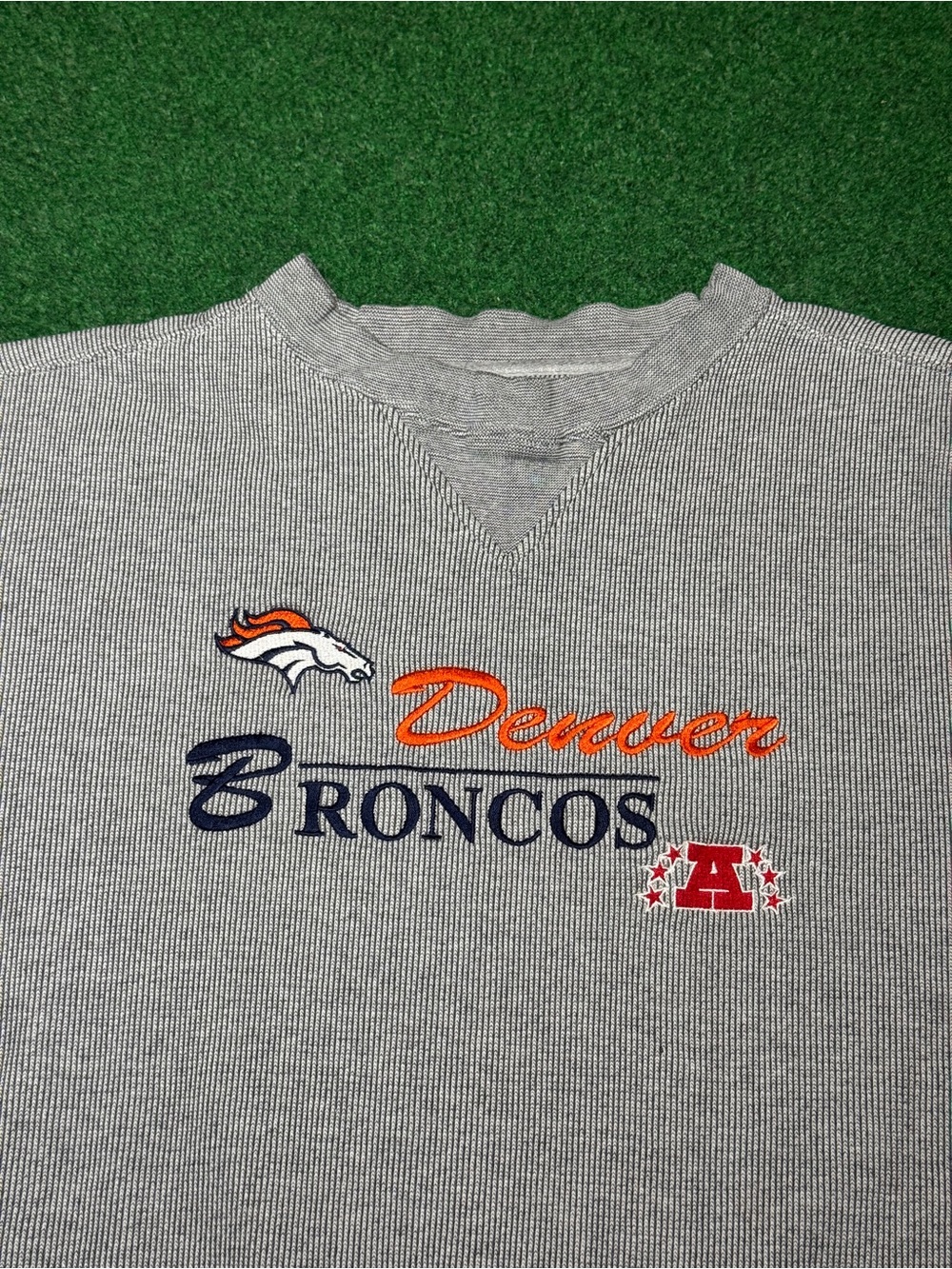 Vintage 90s Denver Broncos Crewneck Sweatshirt, John Elway Era Football (XL)